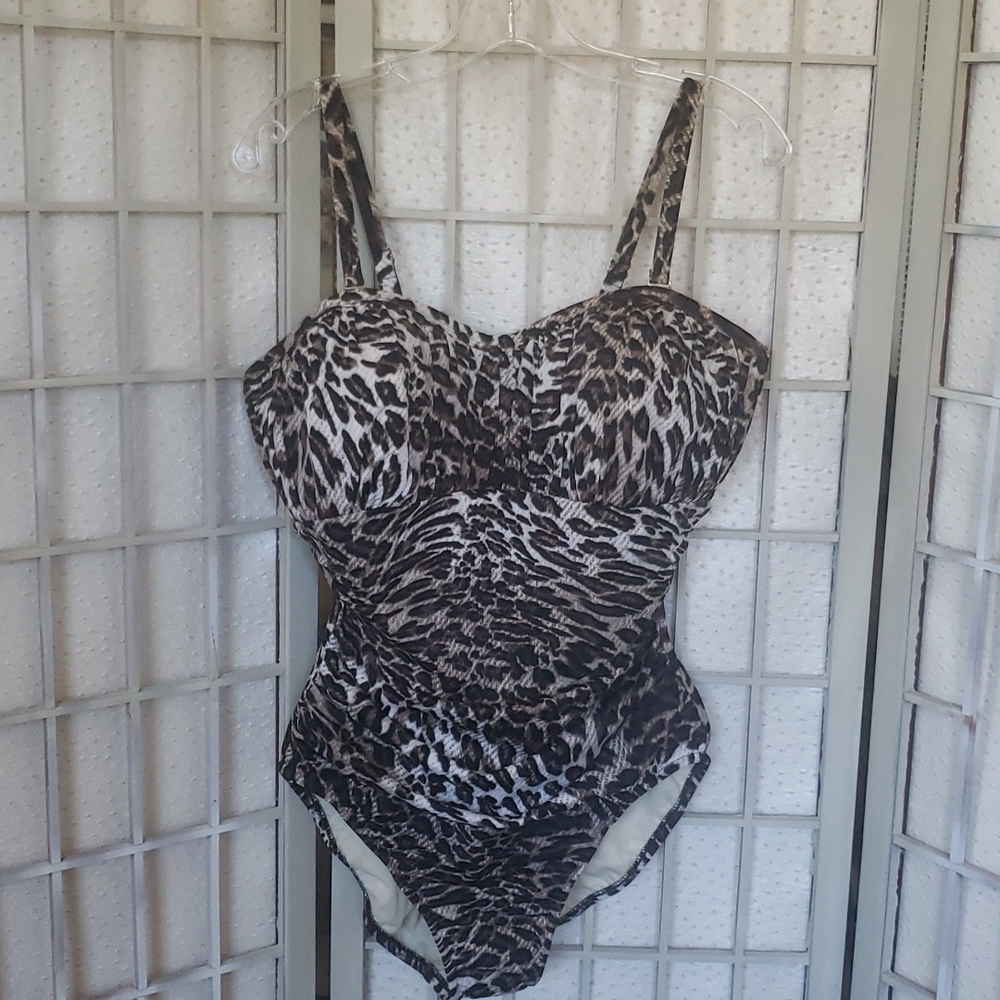 Penbrooke animal print draped waist tammy control new swimming suit 16